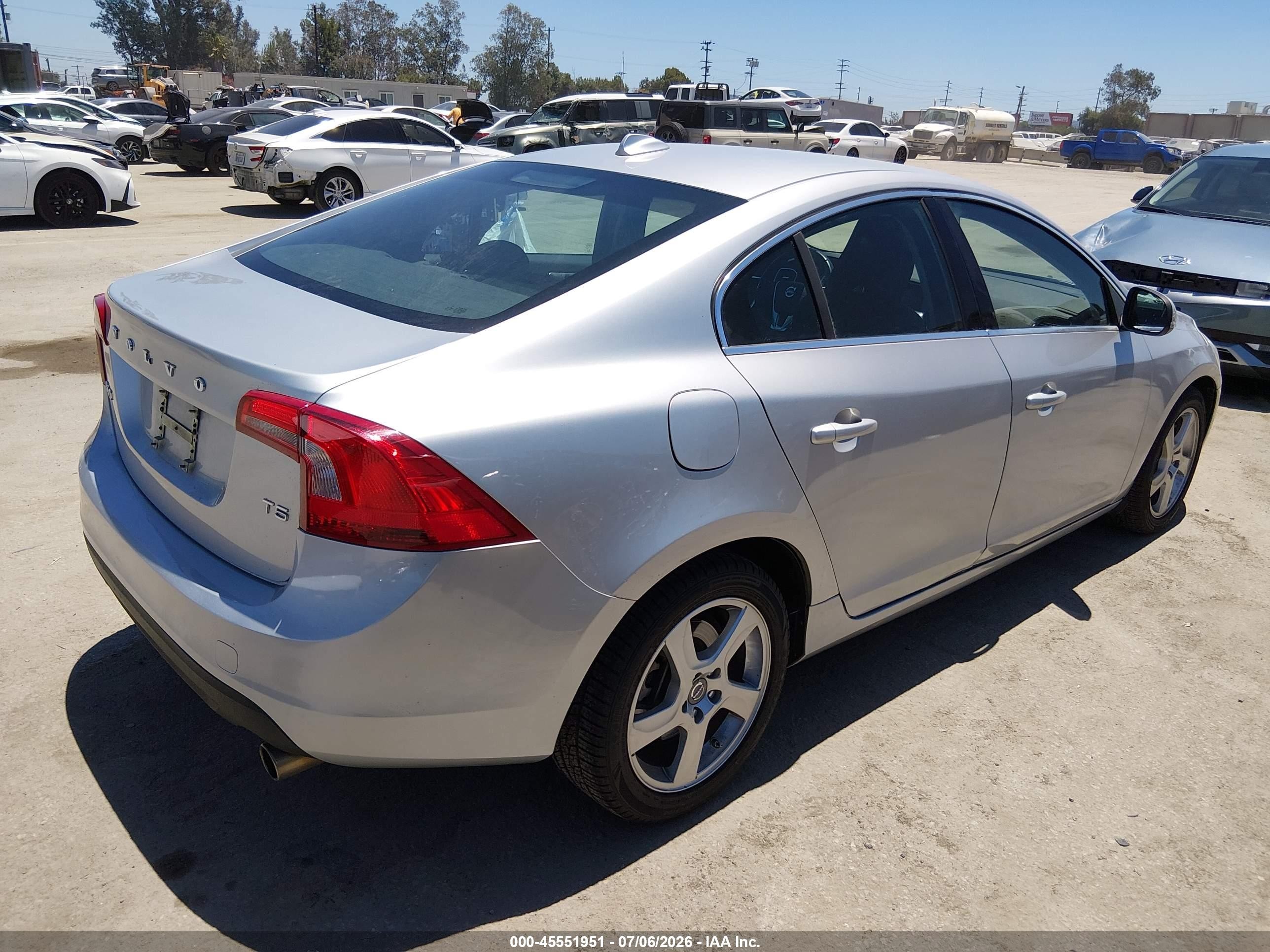 2013 Volvo S60 T5/t5 Platinum/t5 Premier/t5 Premier Plus Silver vin: YV1612FS9D1231260