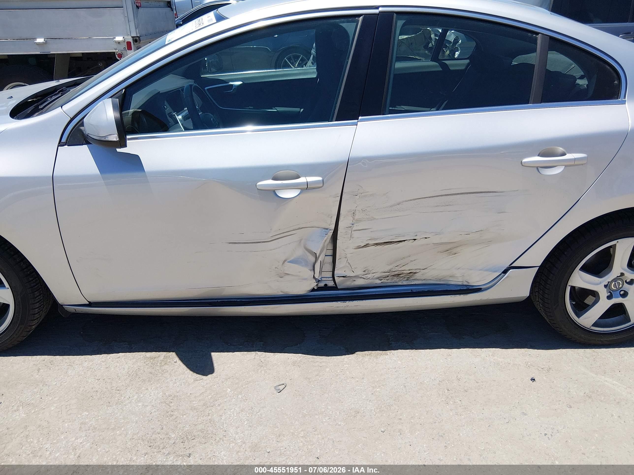 2013 Volvo S60 T5/t5 Platinum/t5 Premier/t5 Premier Plus Silver vin: YV1612FS9D1231260