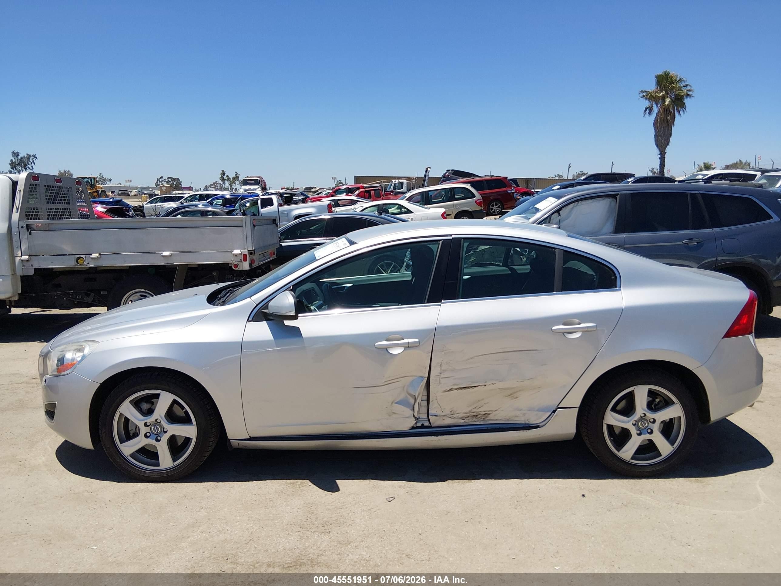 2013 Volvo S60 T5/t5 Platinum/t5 Premier/t5 Premier Plus Silver vin: YV1612FS9D1231260