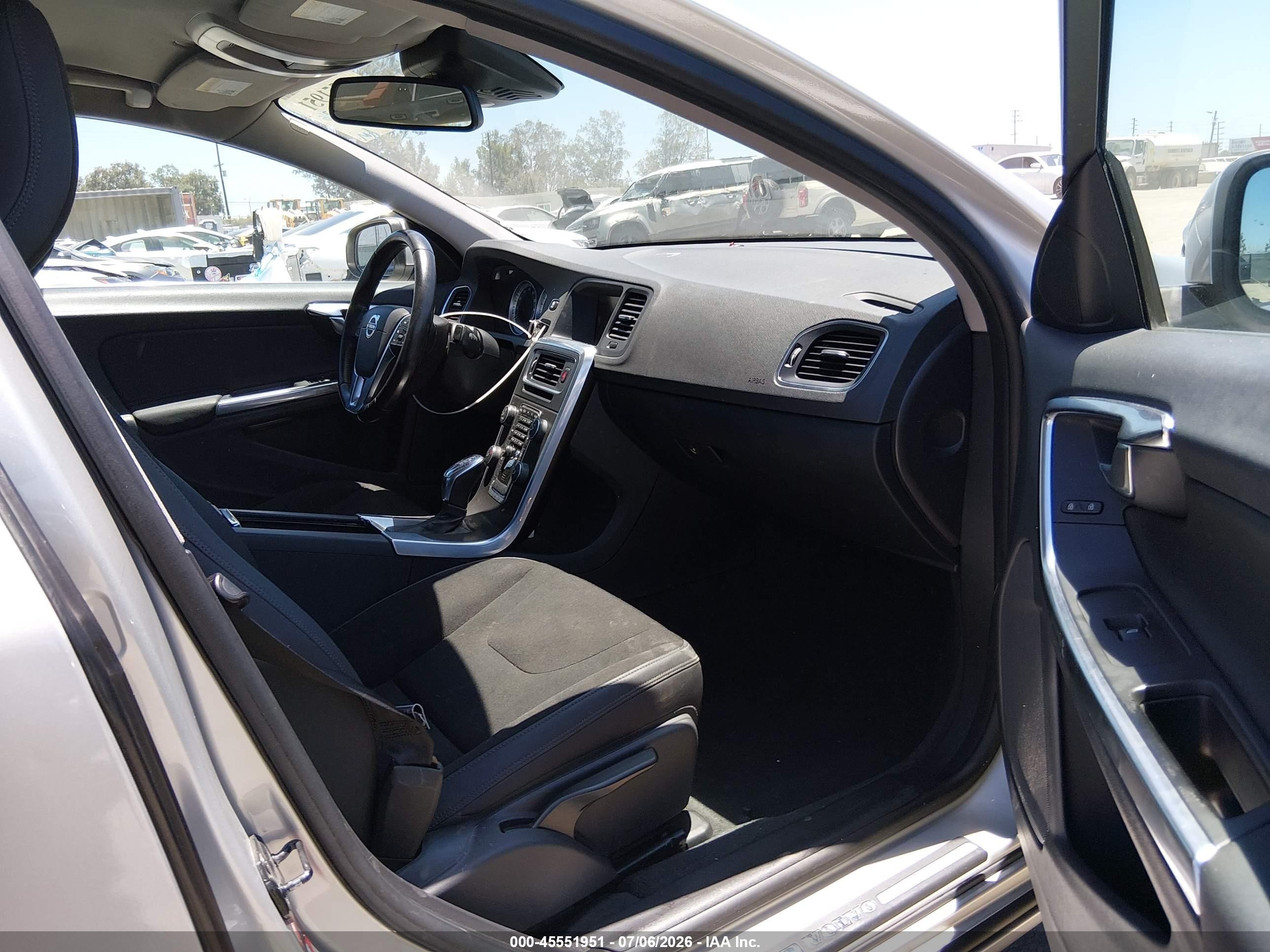 2013 Volvo S60 T5/t5 Platinum/t5 Premier/t5 Premier Plus Silver vin: YV1612FS9D1231260