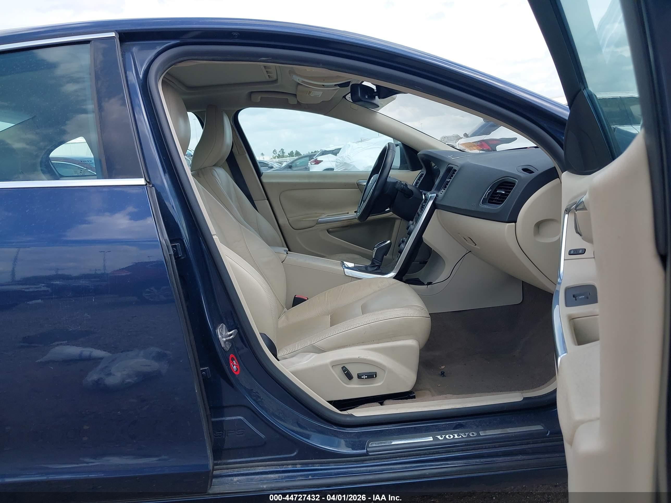 2014 Volvo S60 T5 Blue vin: YV1612FS9E1292710