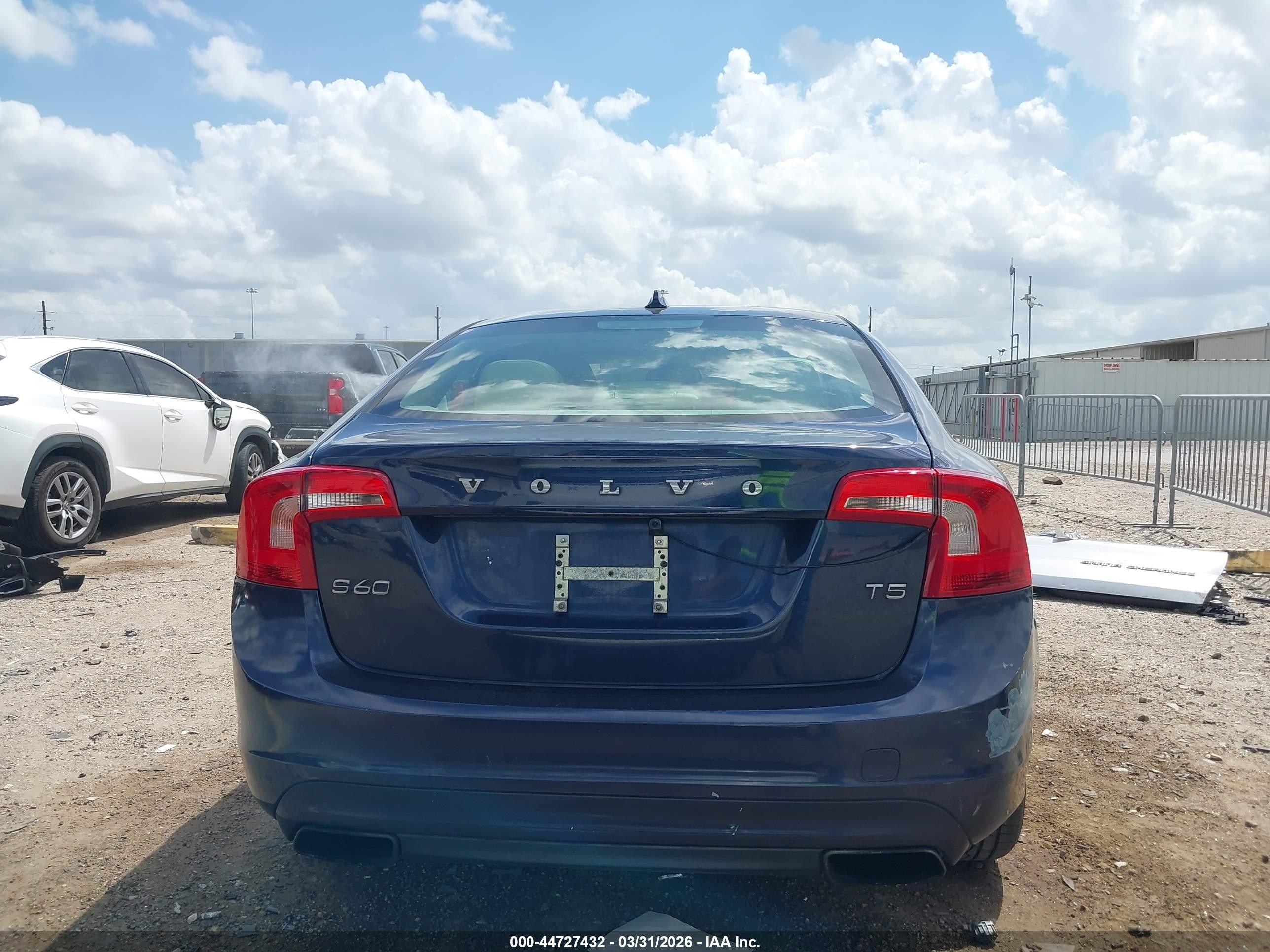 2014 Volvo S60 T5 Blue vin: YV1612FS9E1292710