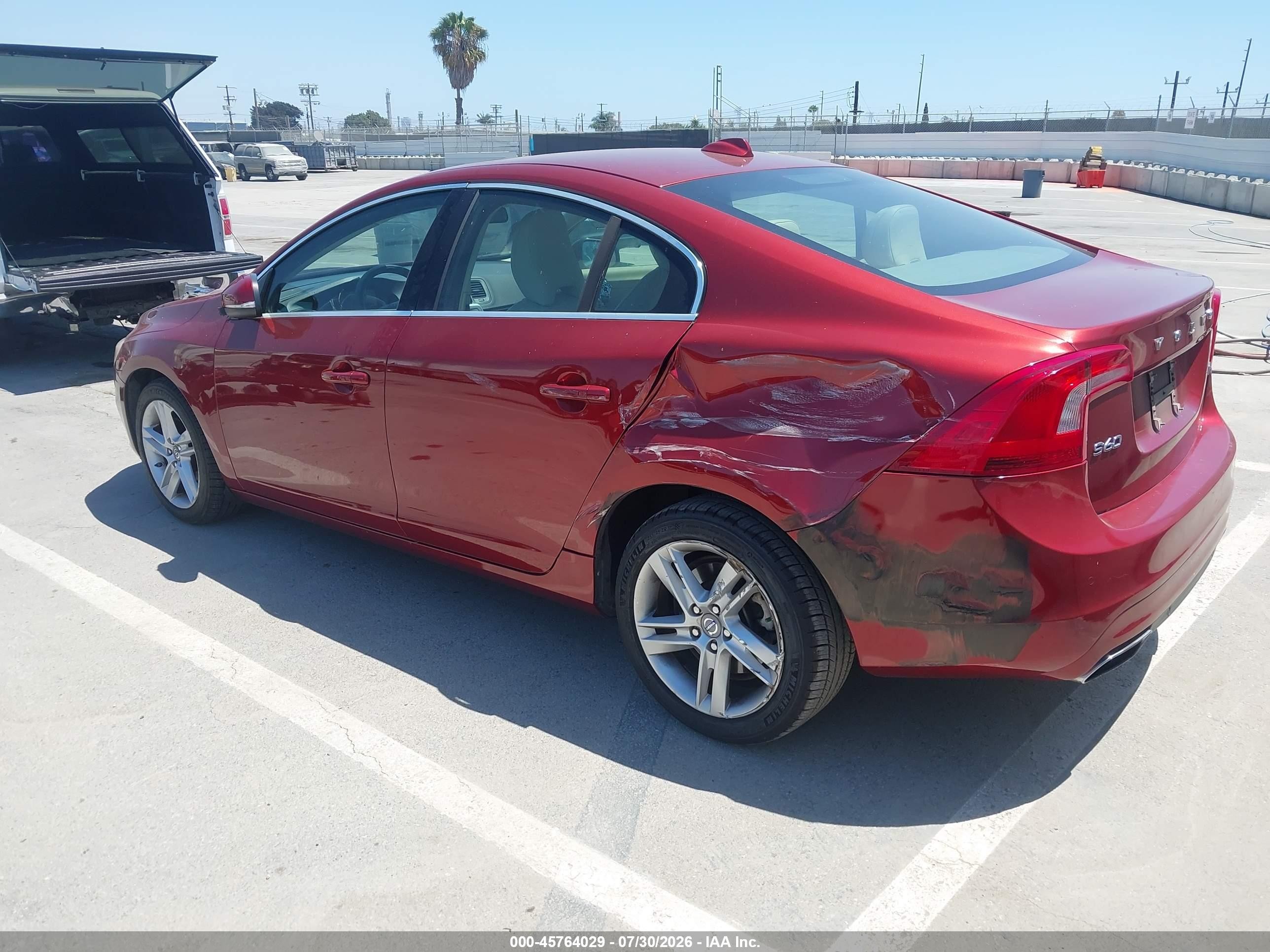 2014 Volvo S60 T5 Platinum Red vin: YV1612FS9E2295813