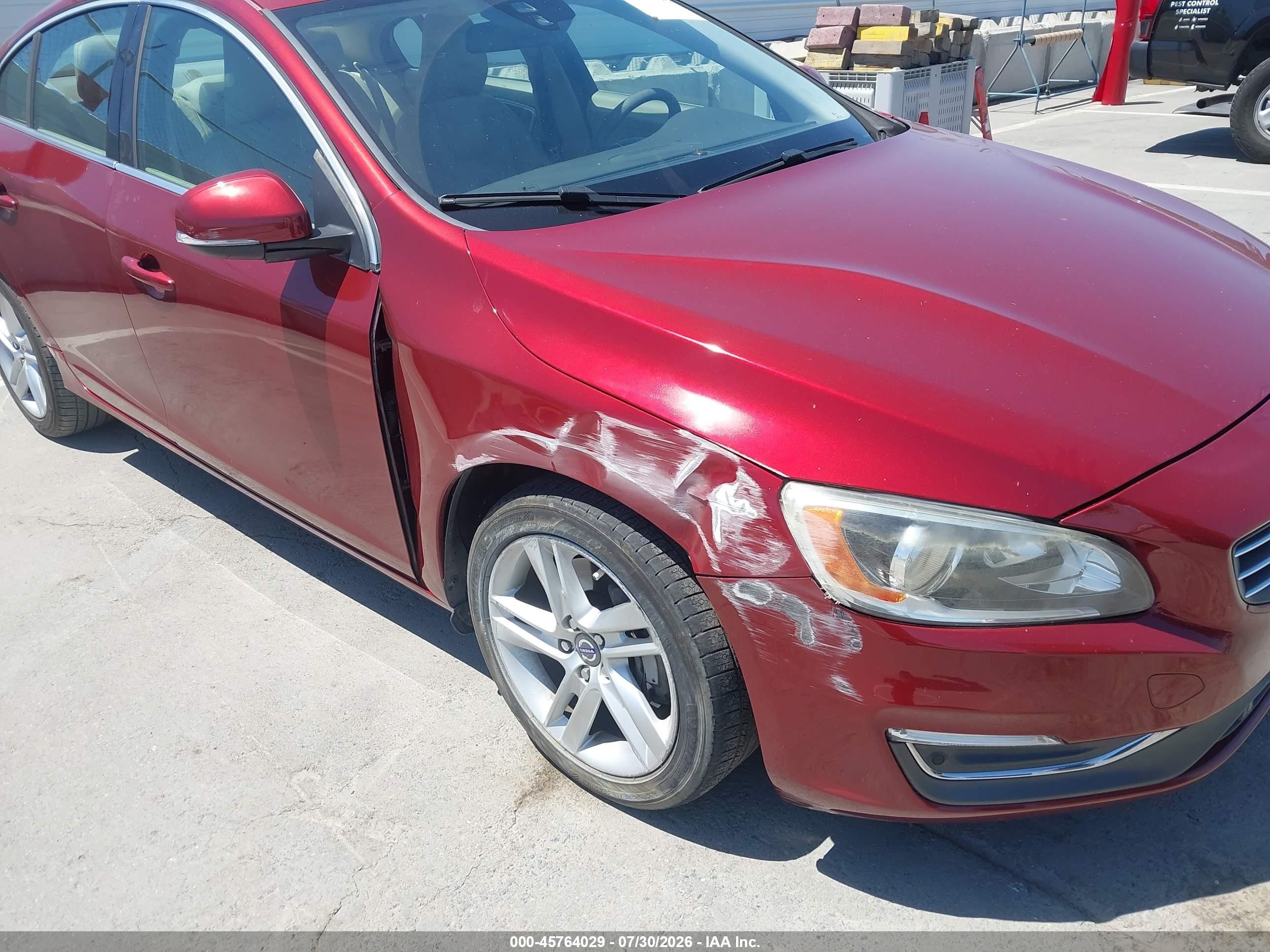 2014 Volvo S60 T5 Platinum Red vin: YV1612FS9E2295813