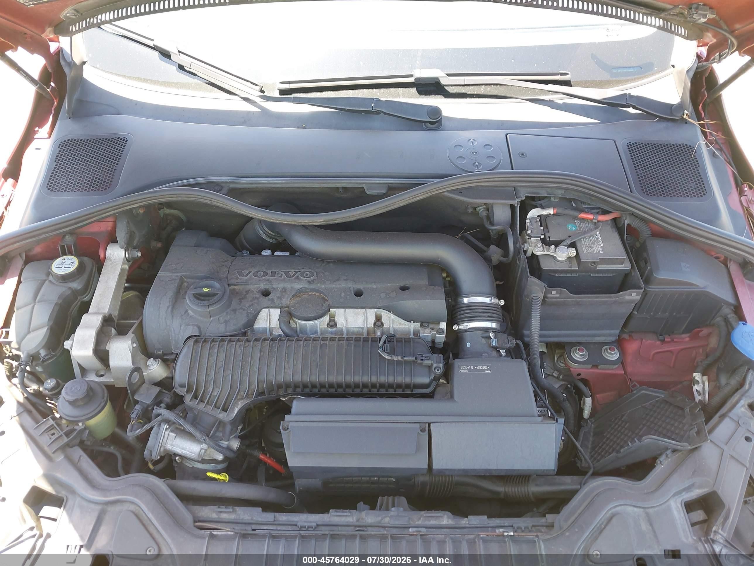 2014 Volvo S60 T5 Platinum Red vin: YV1612FS9E2295813