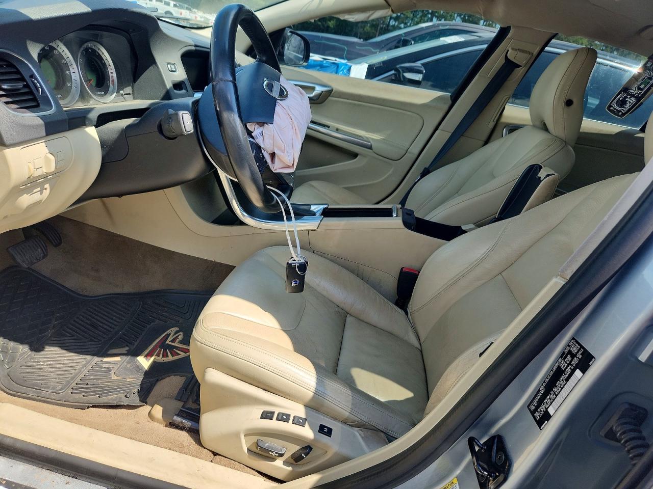 2013 Volvo S60 T5 Серебряный vin: YV1612FSXD1216427
