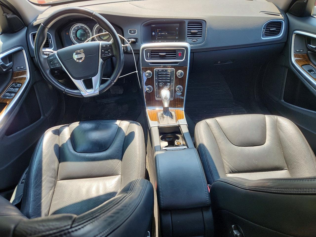 2013 Volvo S60 Red vin: YV1612FSXD2210878