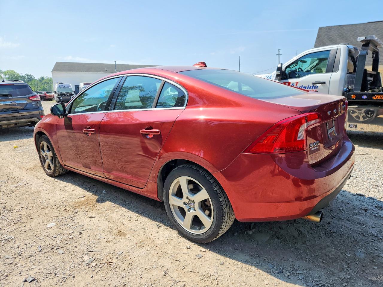 2013 Volvo S60 Red vin: YV1612FSXD2210878