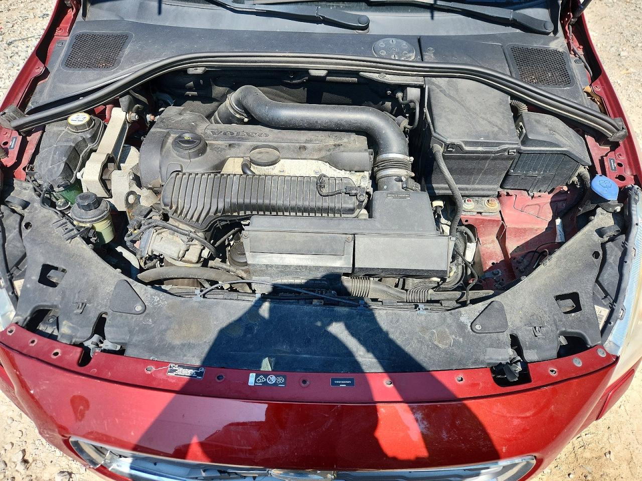 2013 Volvo S60 Red vin: YV1612FSXD2210878