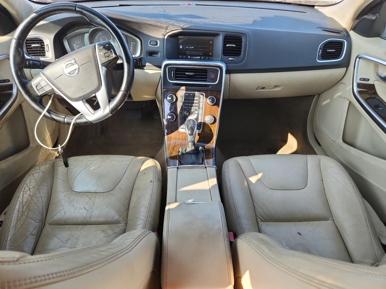 2014 Volvo S60 T5 Red vin: YV1612FSXE1288908