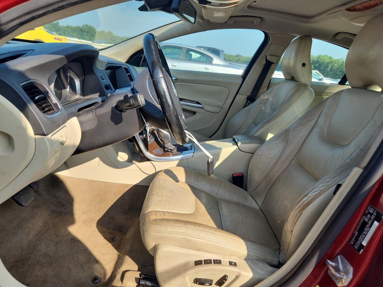 2014 Volvo S60 T5 Red vin: YV1612FSXE1288908