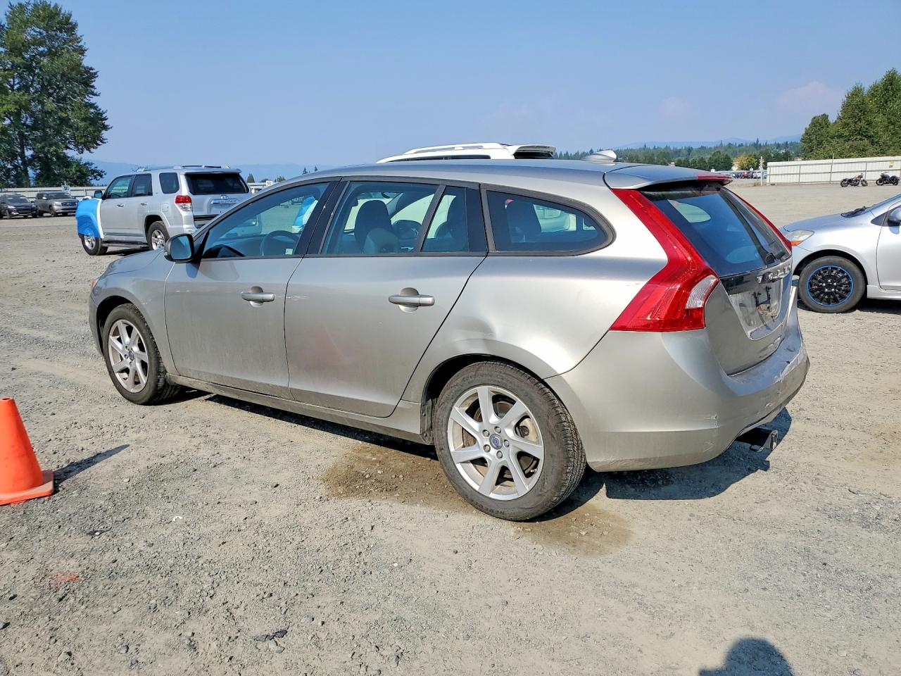 2015 Volvo V60 Серебряный vin: YV1612SA8F1202302