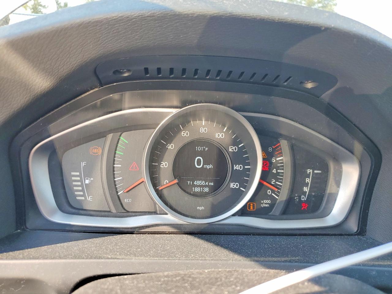 2015 Volvo V60 Серебряный vin: YV1612SA8F1202302