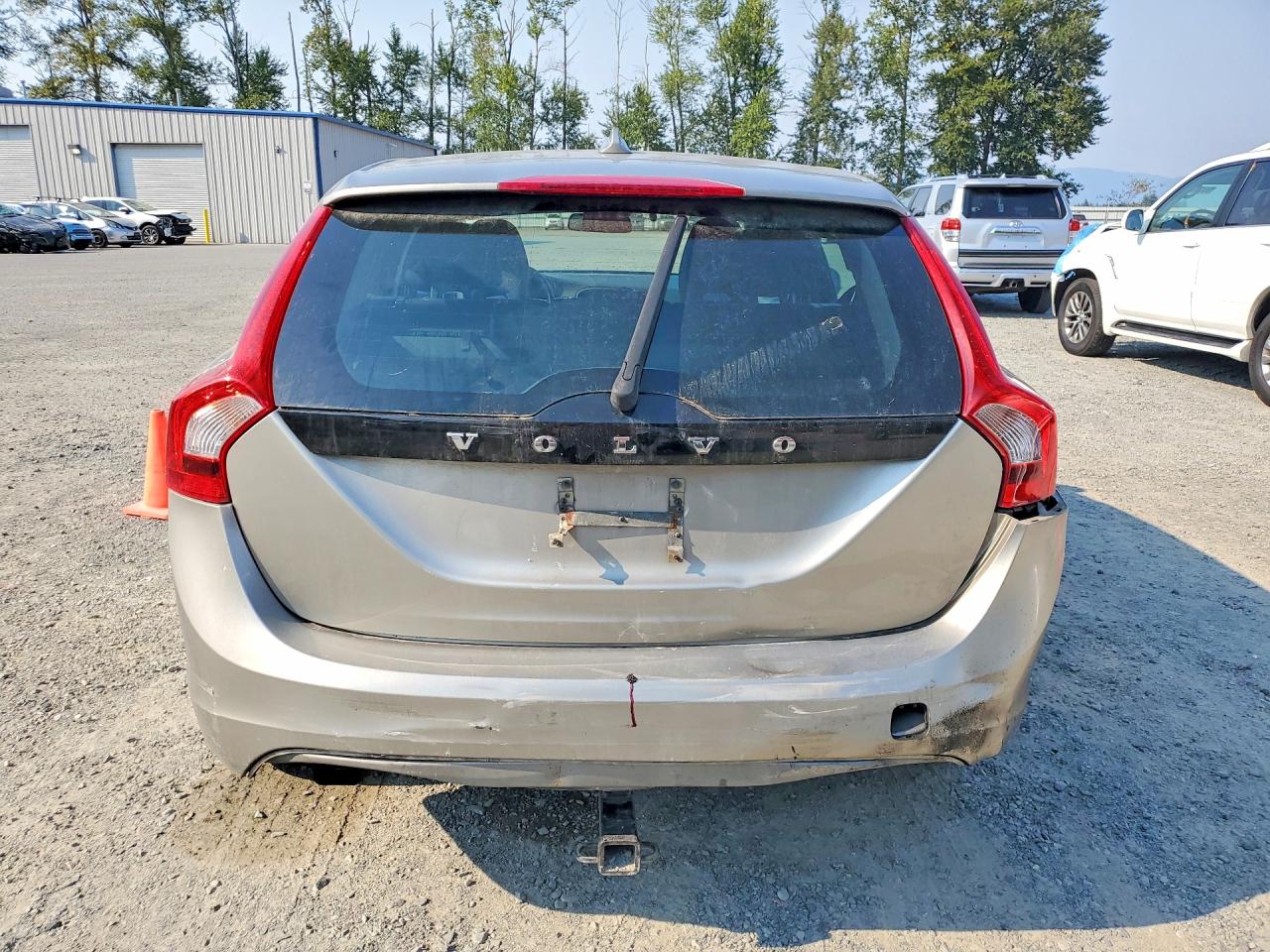 2015 Volvo V60 Серебряный vin: YV1612SA8F1202302