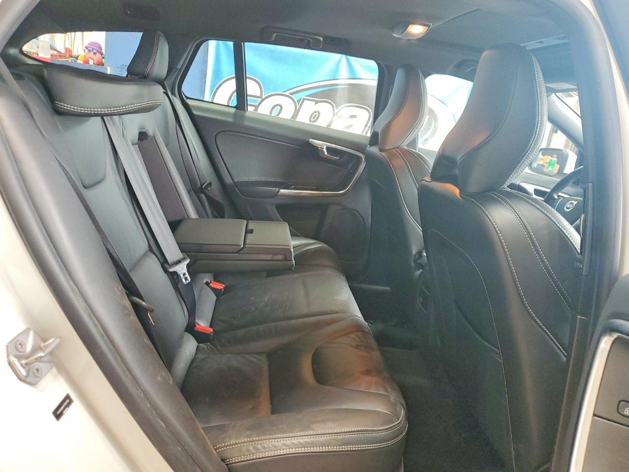 2015 Volvo V60 Premier White vin: YV1612SB1F1210749