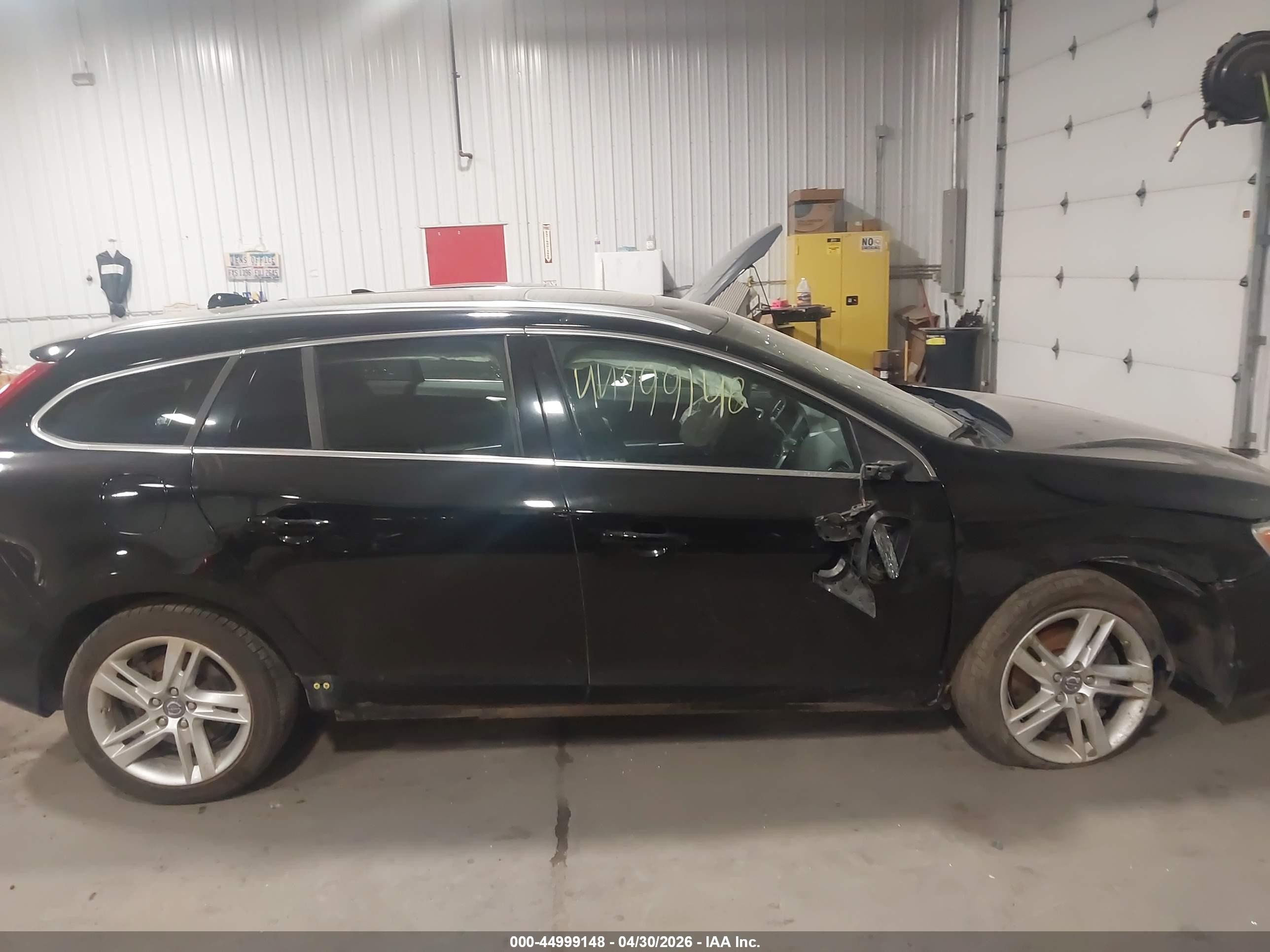 2015 Volvo V60 T5 Premier Black vin: YV1612SB7F1186862