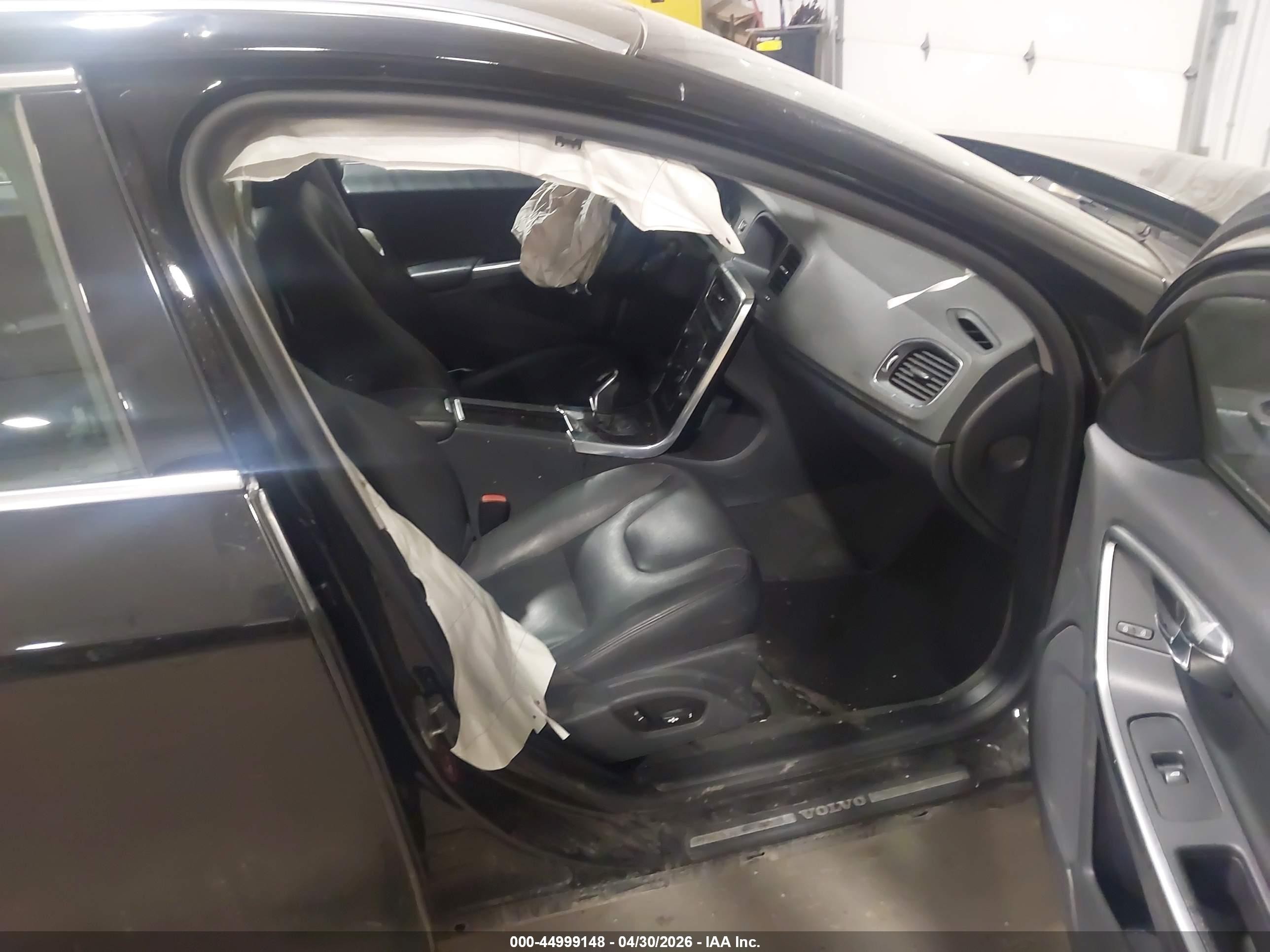 2015 Volvo V60 T5 Premier Black vin: YV1612SB7F1186862