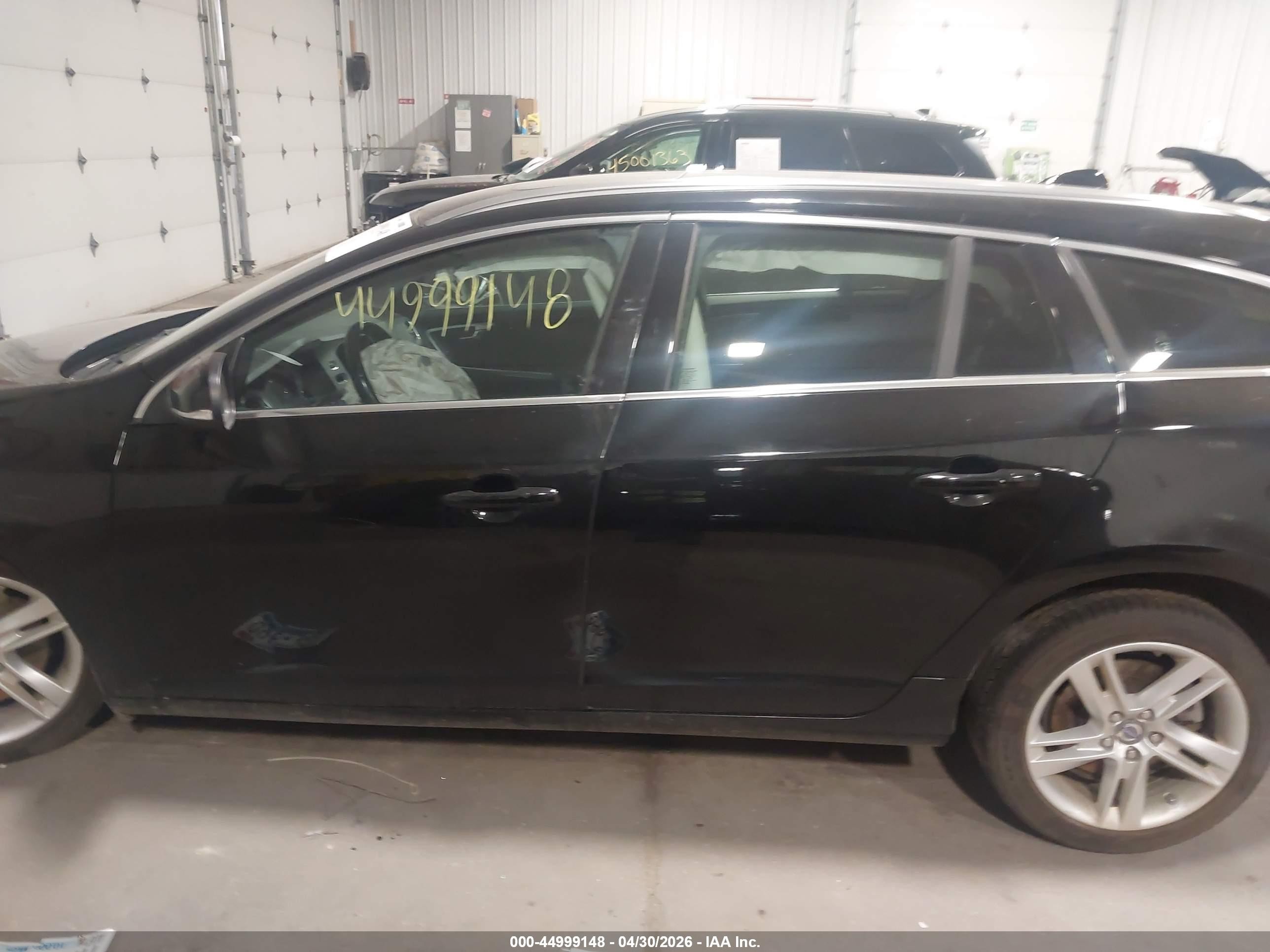 2015 Volvo V60 T5 Premier Black vin: YV1612SB7F1186862