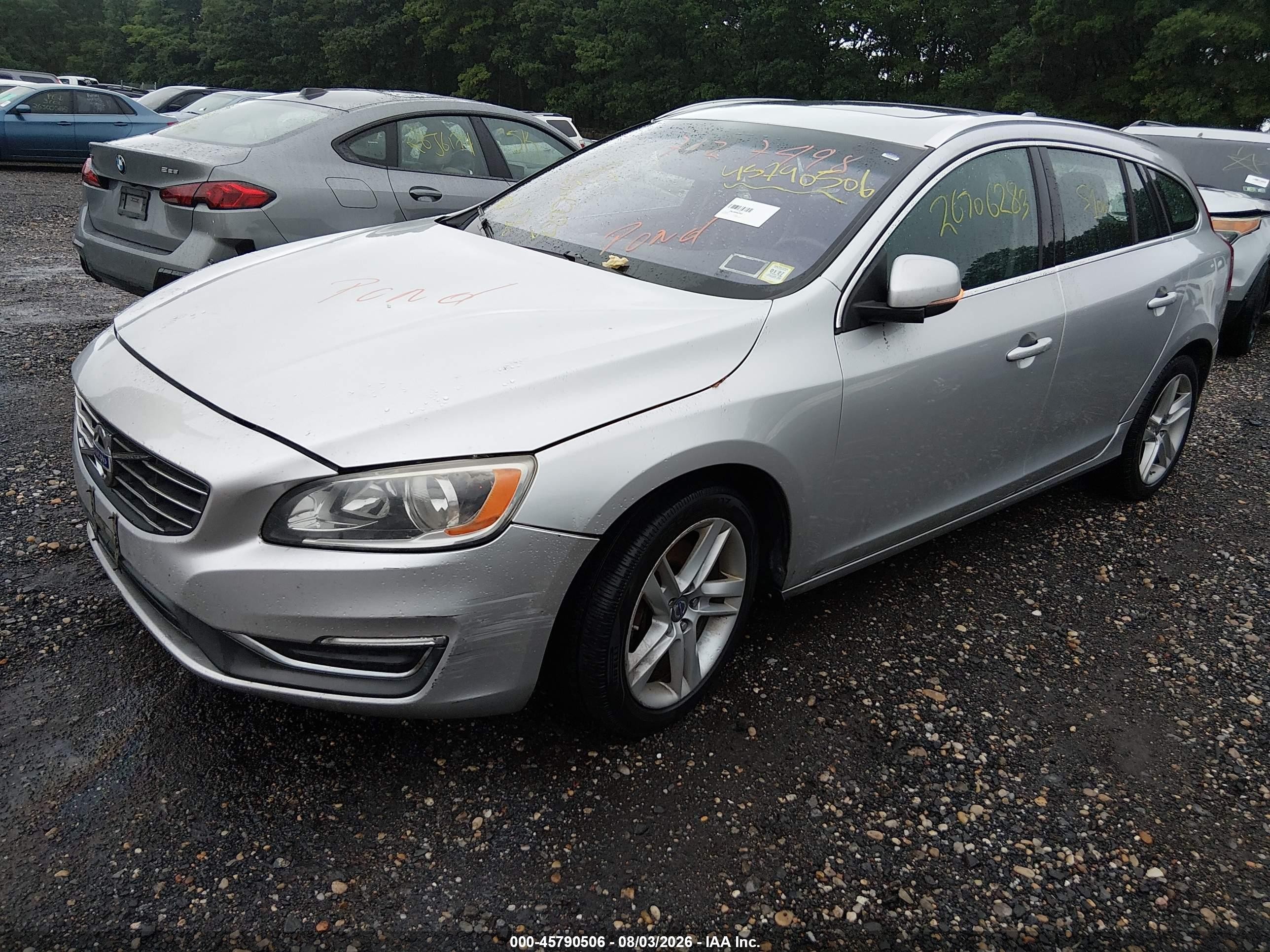2015 Volvo V60 T5 Premier Gray vin: YV1612SB8F1186658