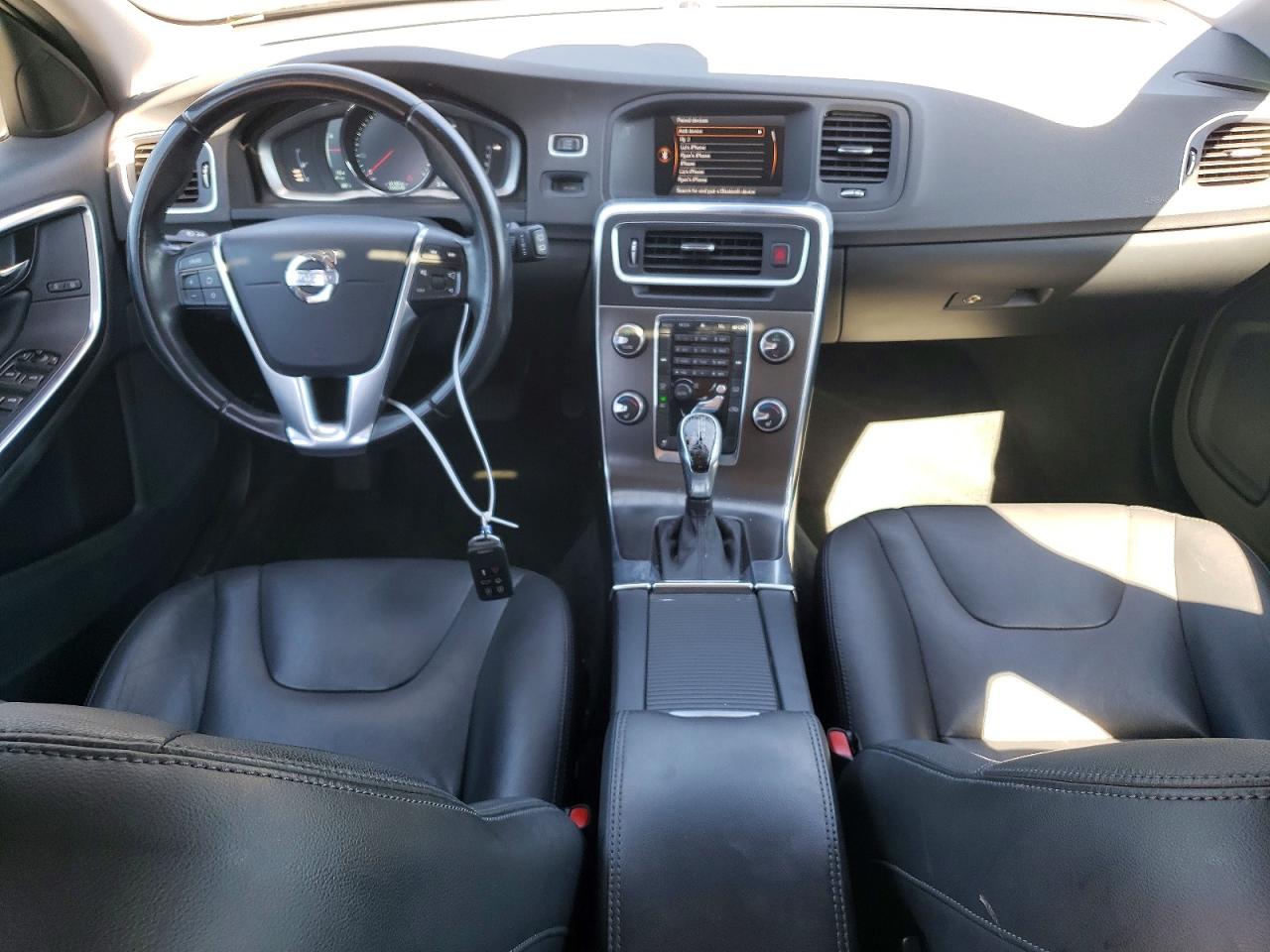 2015 Volvo V60 Premier Silver vin: YV1612SB9F1186314