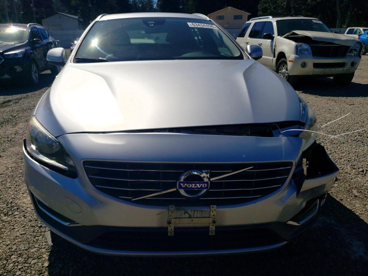 2015 Volvo V60 Premier Silver vin: YV1612SB9F1186314