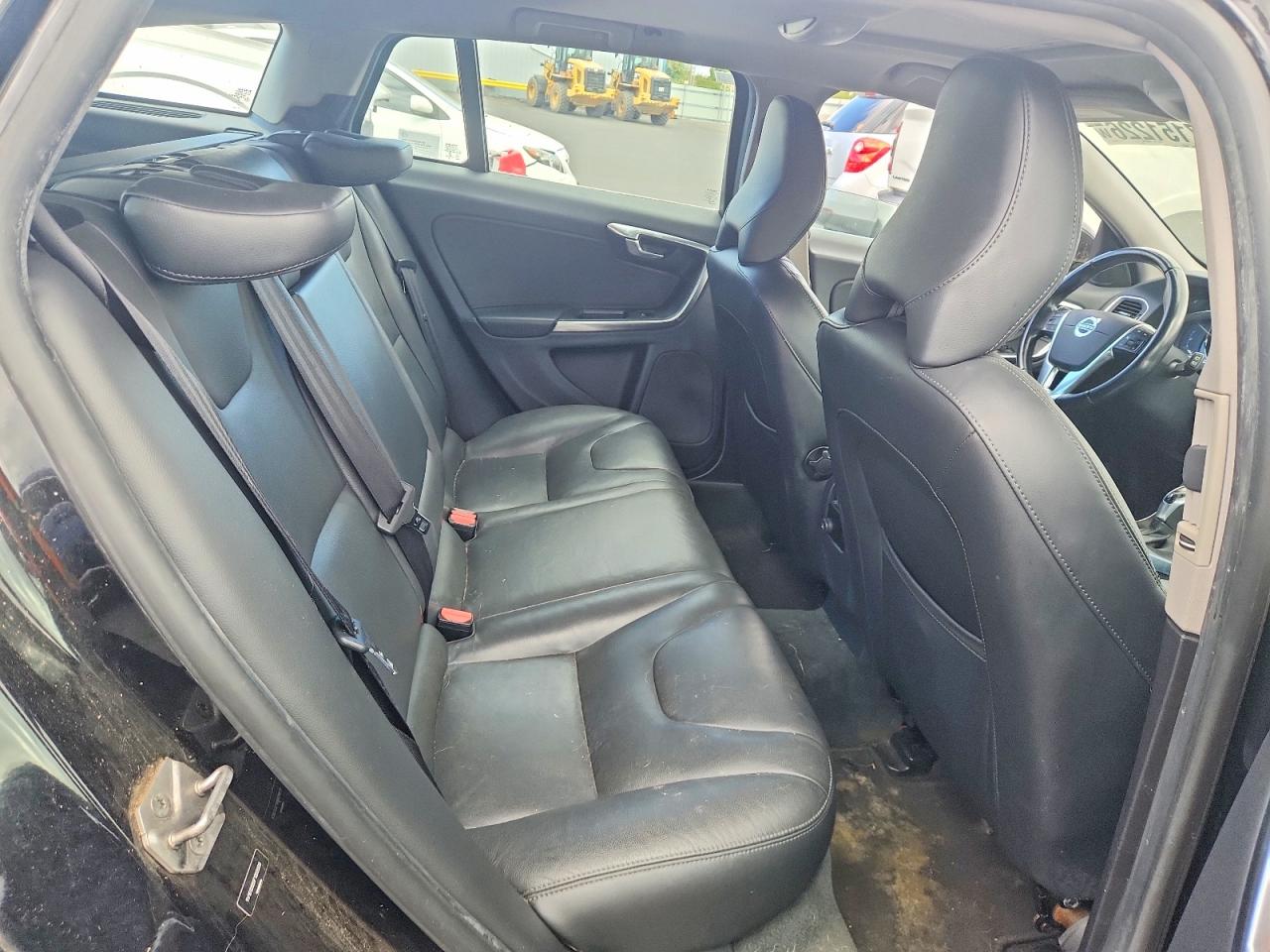 2015 Volvo V60 Premier Черный vin: YV1612SB9F1202009