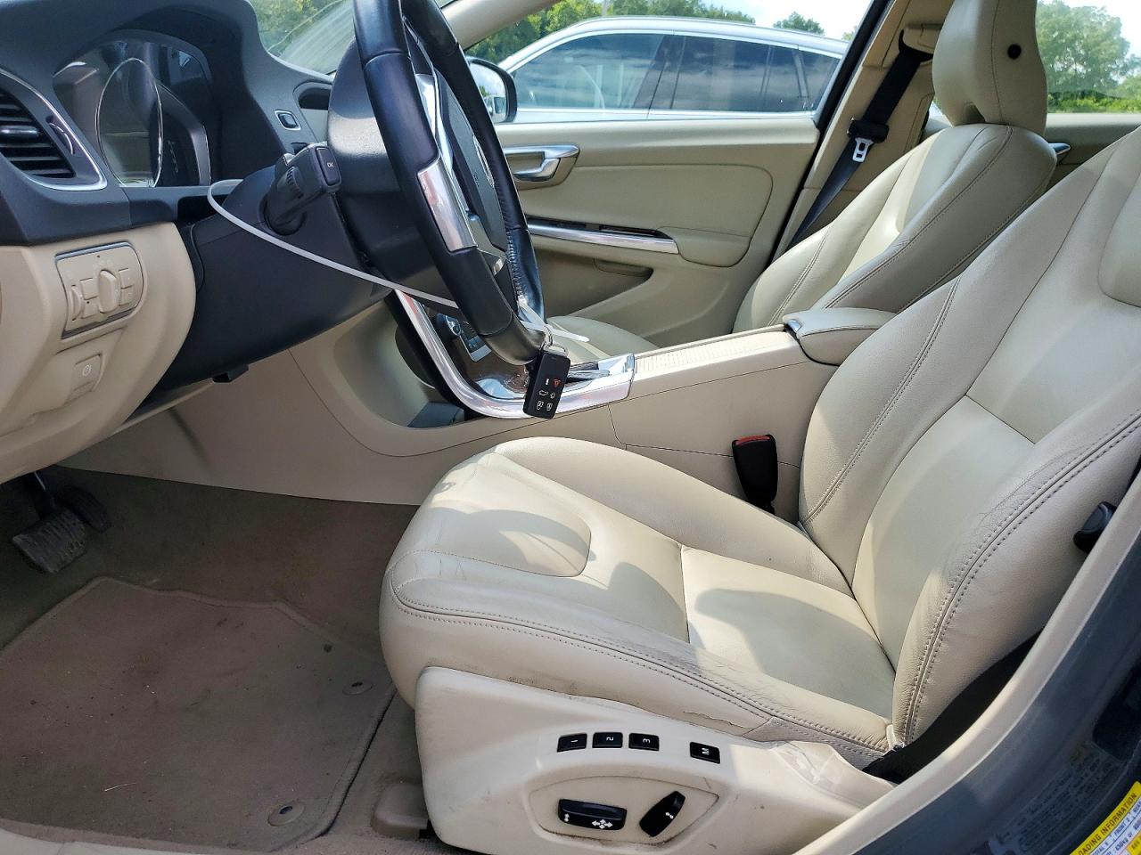 2015 Volvo V60 Premier+ Blue vin: YV1612SC0F1189076
