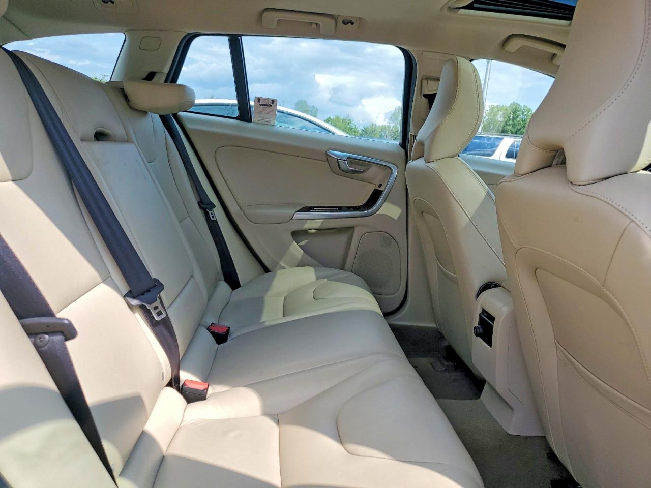 2015 Volvo V60 Premier+ Blue vin: YV1612SC0F1189076