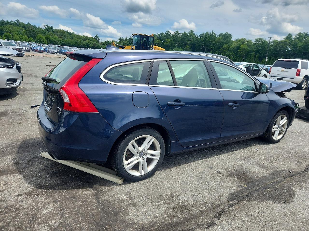 2015 Volvo V60 Premier+ Blue vin: YV1612SC1F1191533