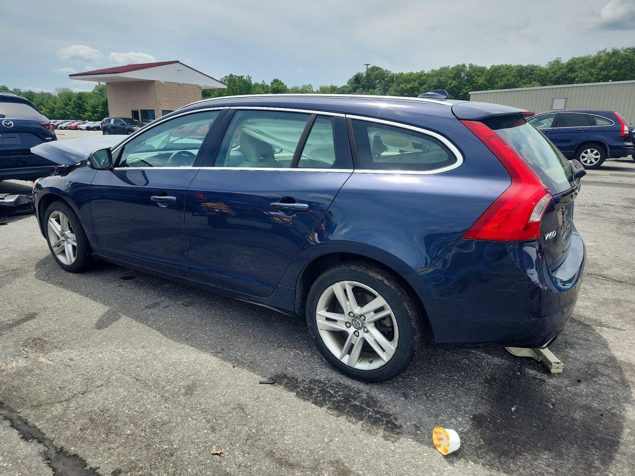 2015 Volvo V60 Premier+ Blue vin: YV1612SC1F1191533