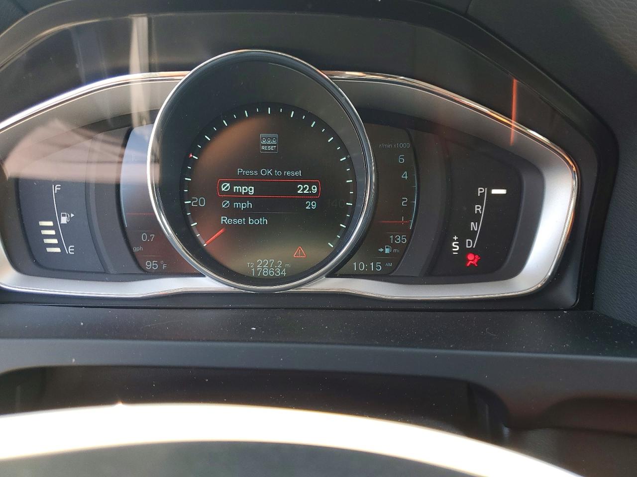 2015 Volvo V60 Premier+ Black vin: YV1612SC7F1213387