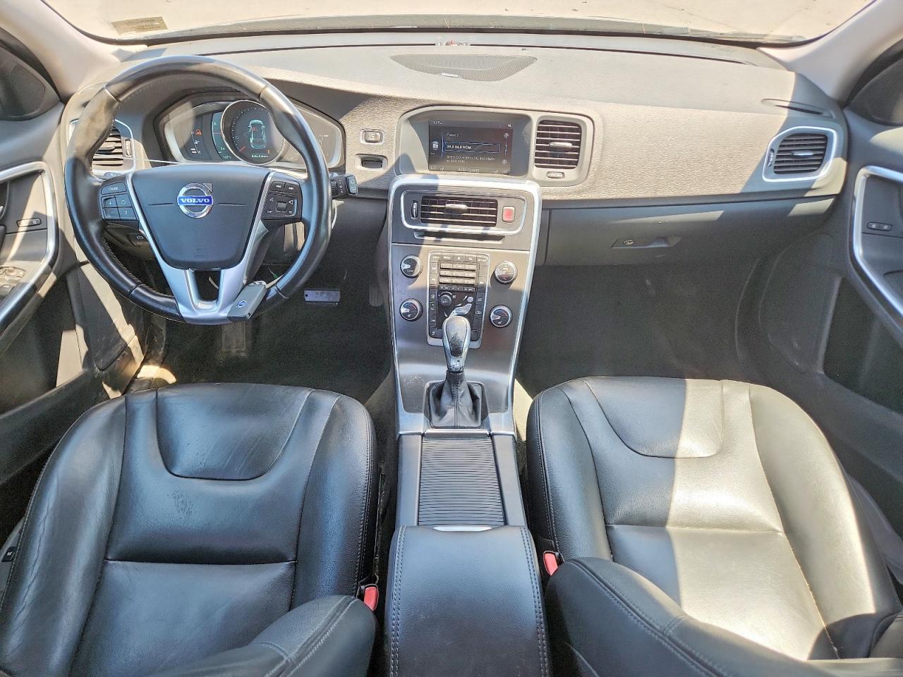 2015 Volvo V60 T5 Platinum 4d W Black vin: YV1612SD4F1204655