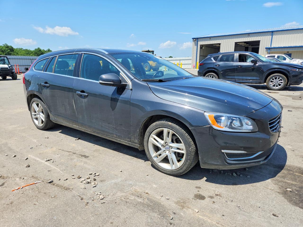 2015 Volvo V60 T5 Platinum 4d W Black vin: YV1612SD4F1204655
