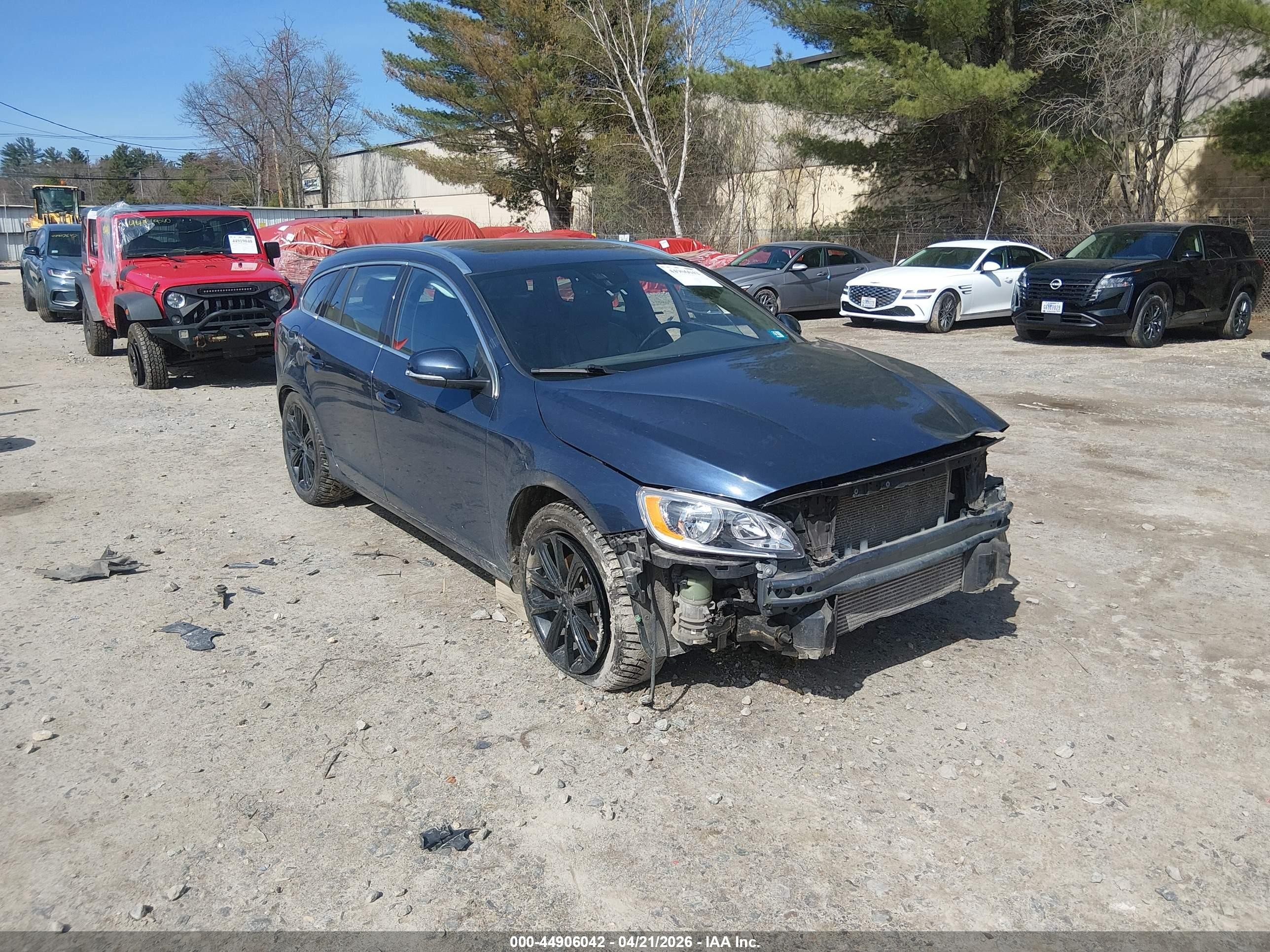 2015 Volvo V60 T5 Premier Blue vin: YV1612SK2F1233778