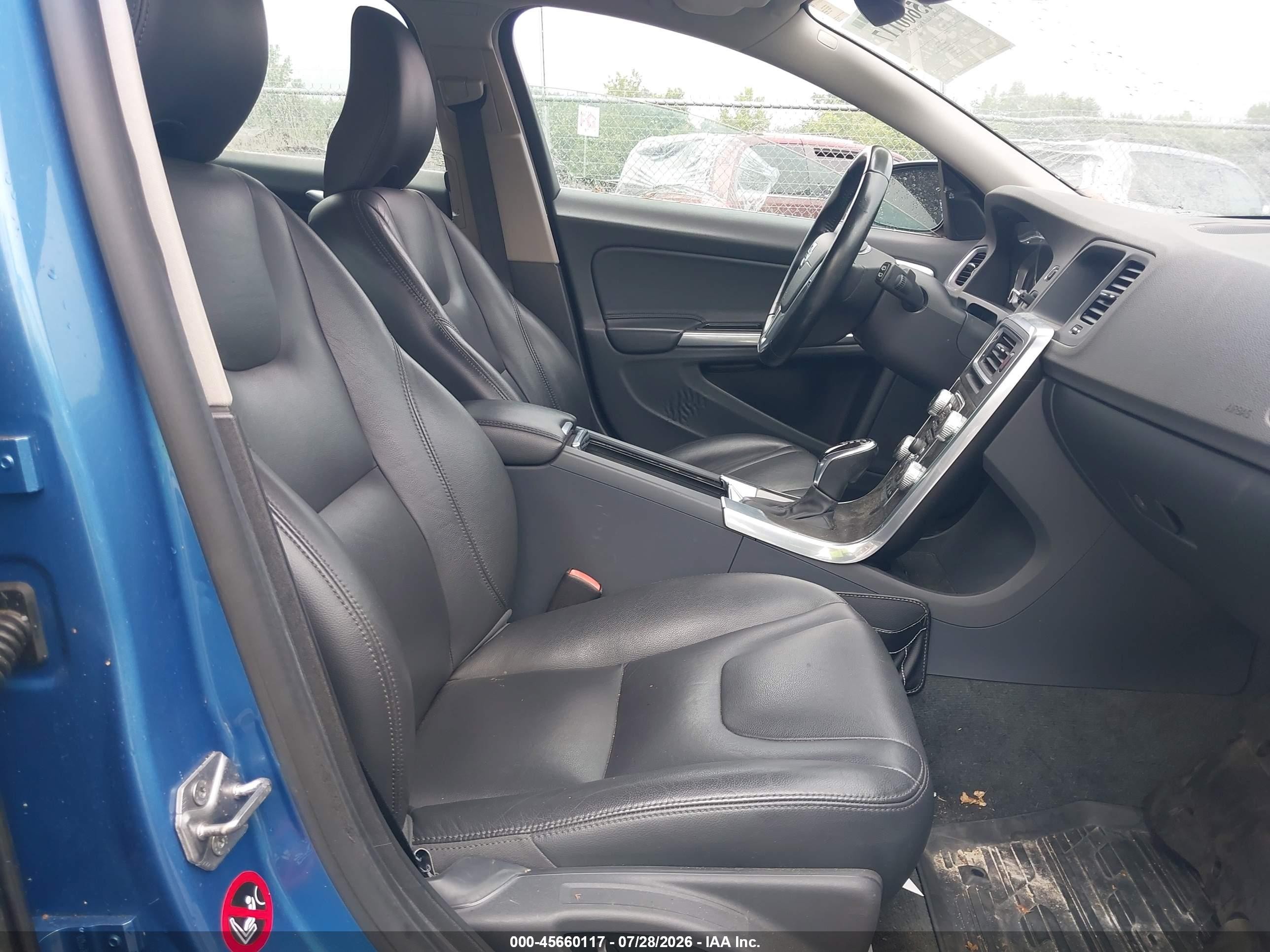 2015 Volvo V60 T5 Platinum Синий vin: YV1612SMXF1246263
