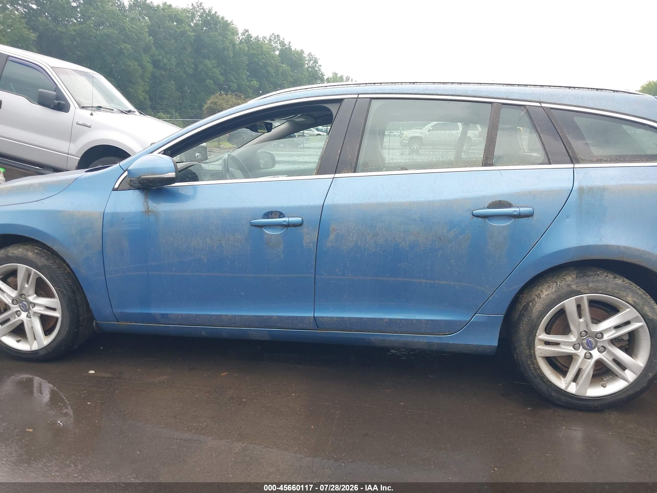 2015 Volvo V60 T5 Platinum Синий vin: YV1612SMXF1246263