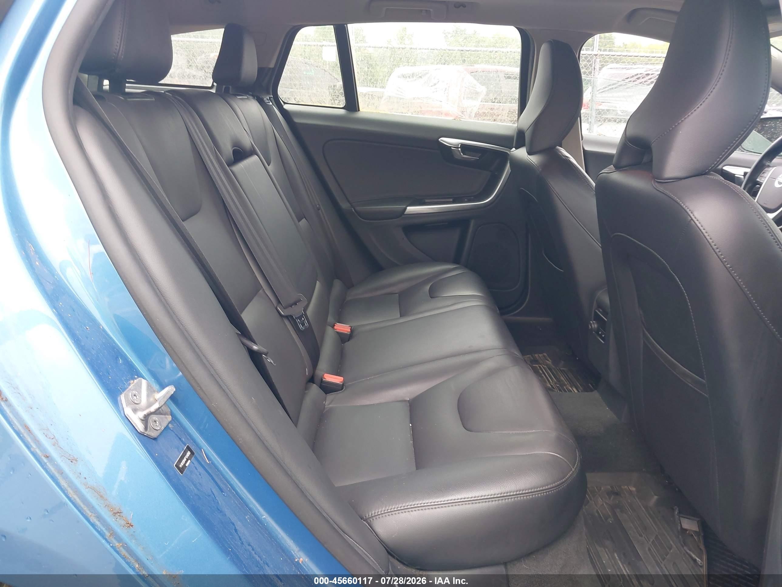 2015 Volvo V60 T5 Platinum Синий vin: YV1612SMXF1246263