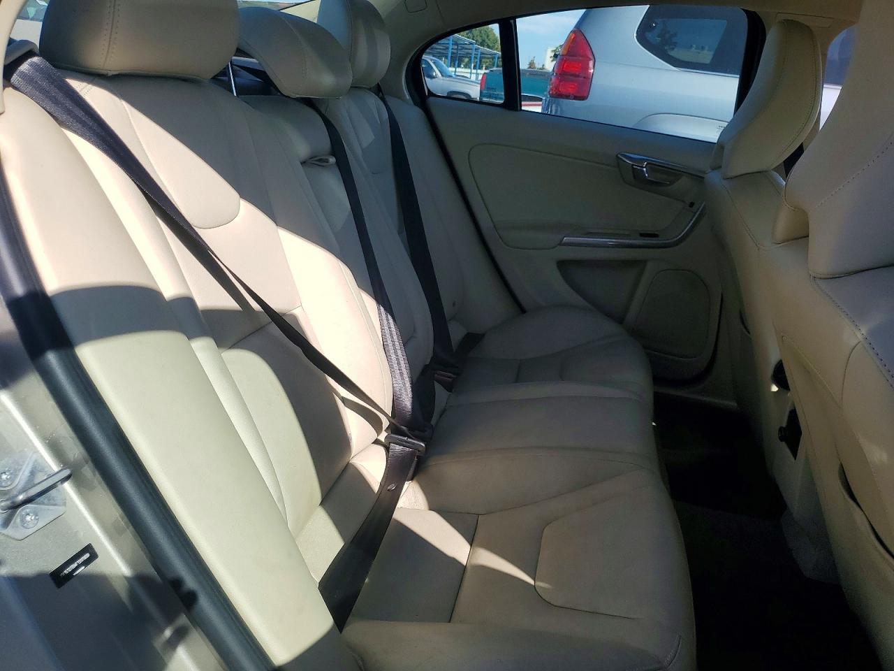 2015 Volvo S60 Premier Beige vin: YV1612TB4F1317809