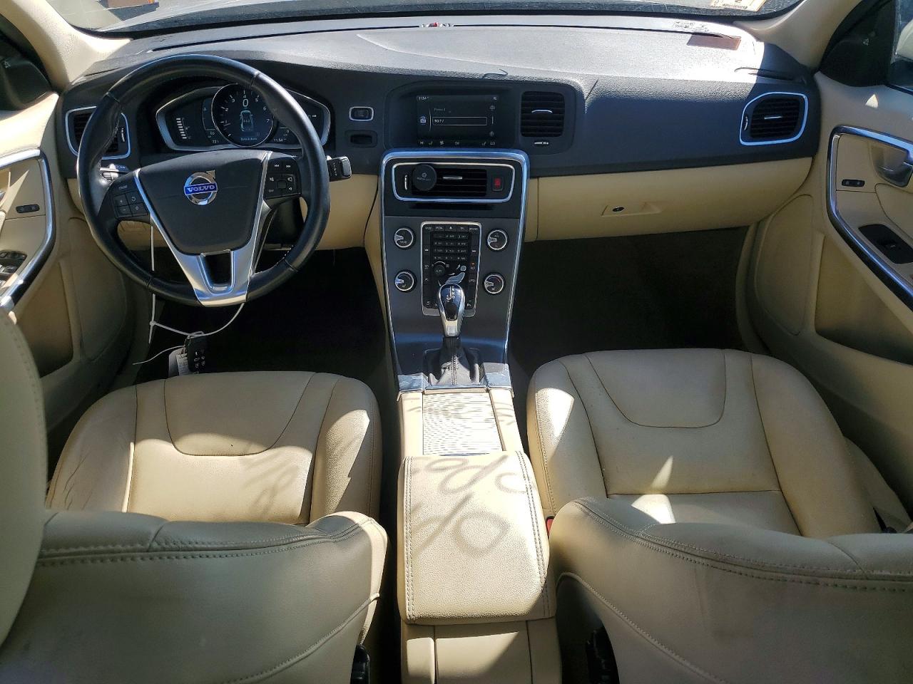 2015 Volvo S60 Premier Beige vin: YV1612TB4F1317809