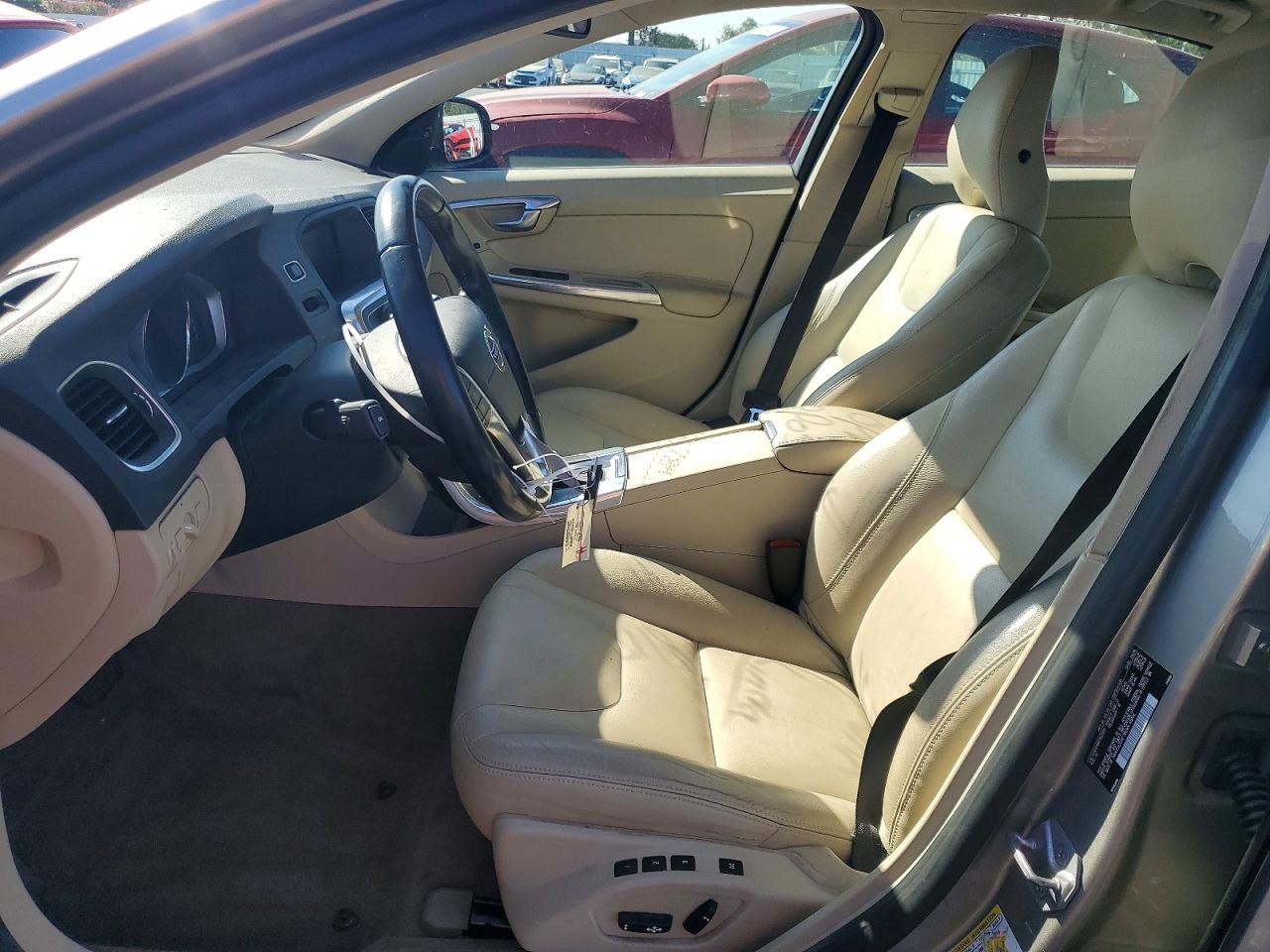 2015 Volvo S60 Premier Beige vin: YV1612TB4F1317809