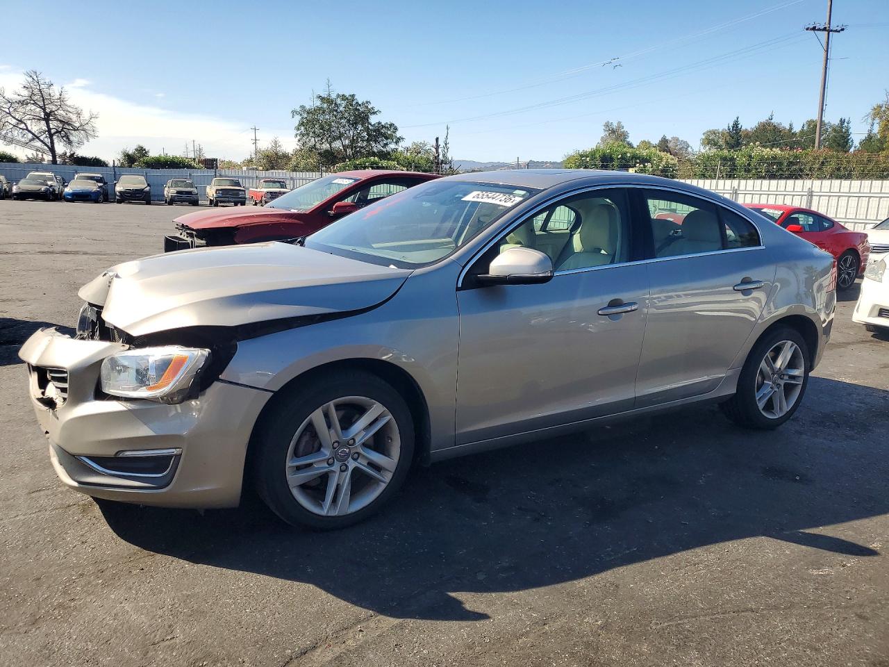 2015 Volvo S60 Premier Beige vin: YV1612TB4F1317809