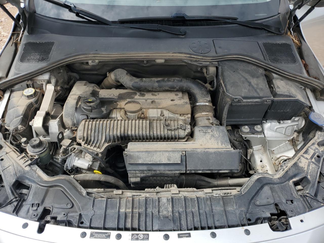 2015 Volvo S60 Premier Серебряный vin: YV1612TB4F2318372