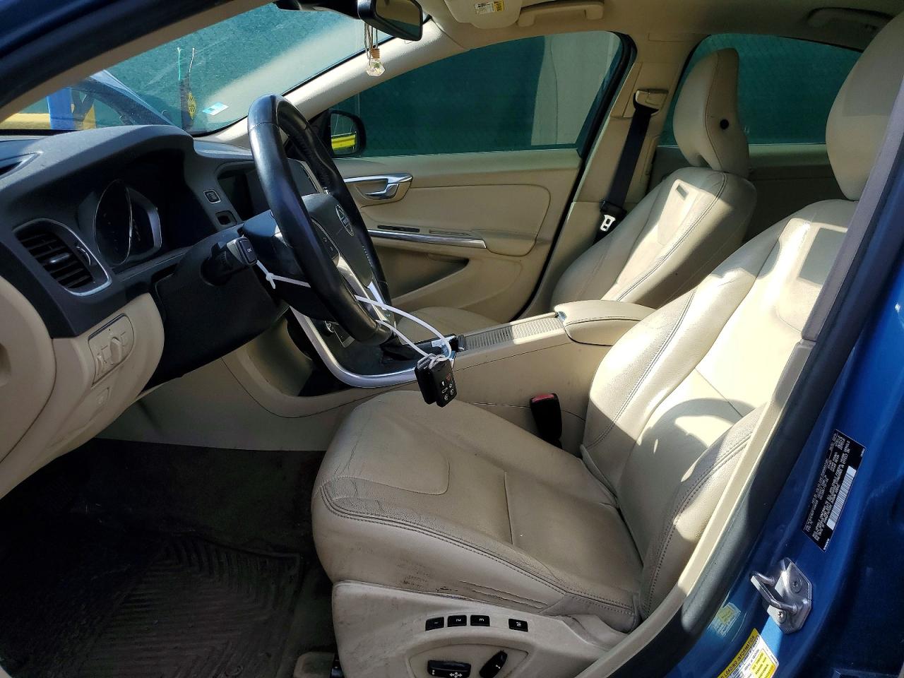 2015 Volvo S60 Premier Blue vin: YV1612TB7F1308120