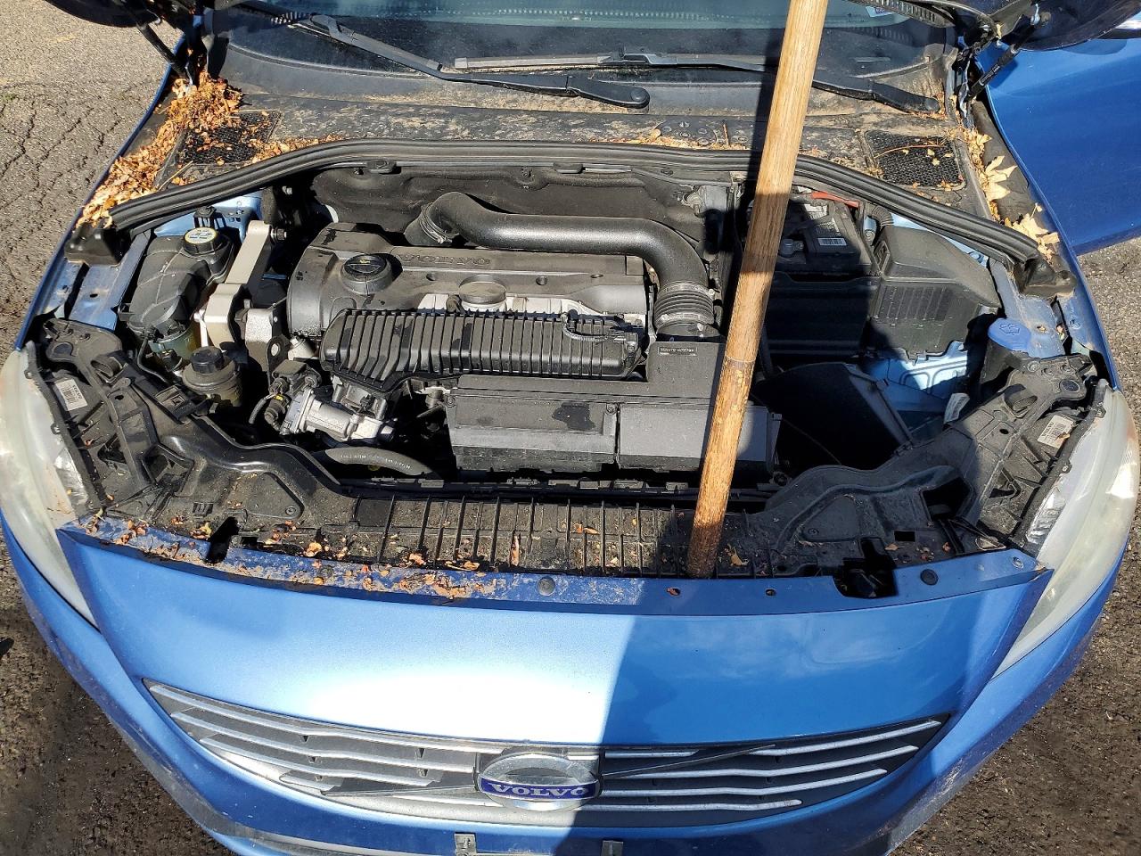 2015 Volvo S60 Premier Blue vin: YV1612TB7F1308120