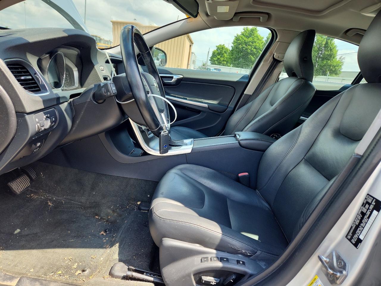 2015 Volvo S60 Premier Silver vin: YV1612TB7F2306409
