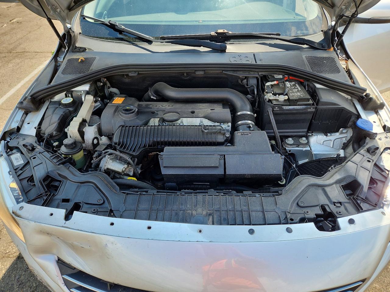2015 Volvo S60 Premier Silver vin: YV1612TB7F2306409