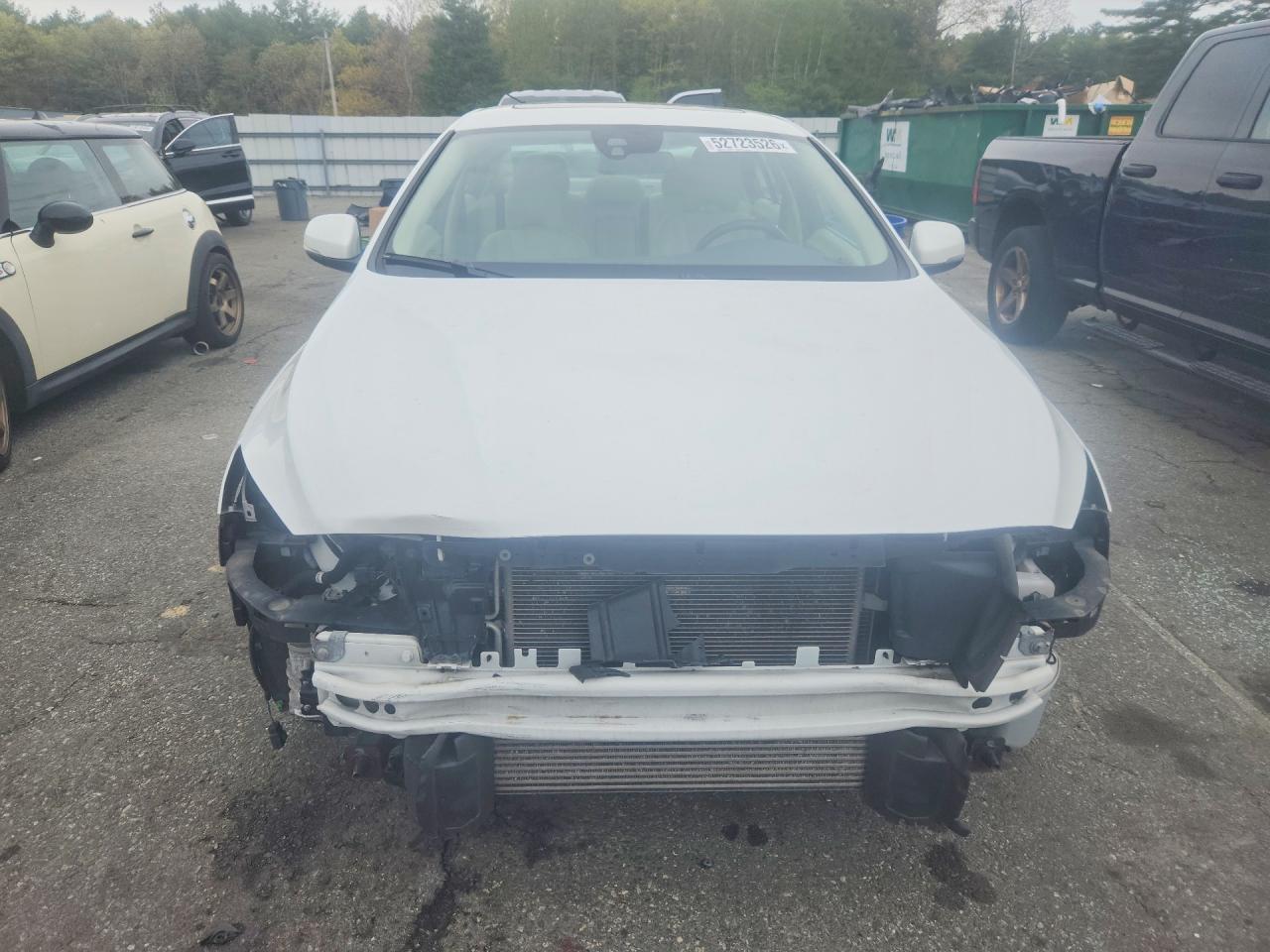 2015 Volvo S60 Premier White vin: YV1612TBXF1305132