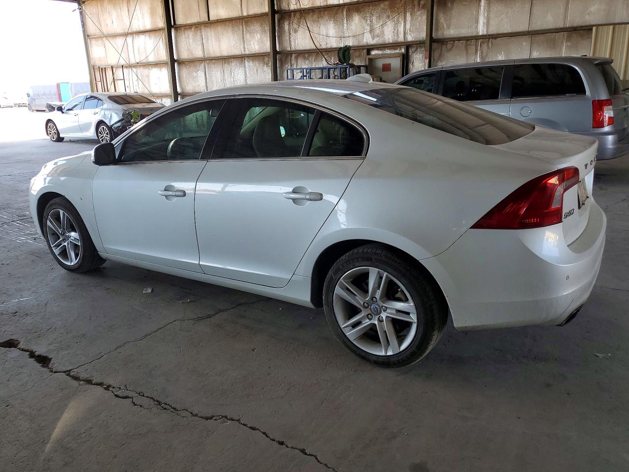 2015 Volvo S60 Platinum White vin: YV1612TD0F2301716