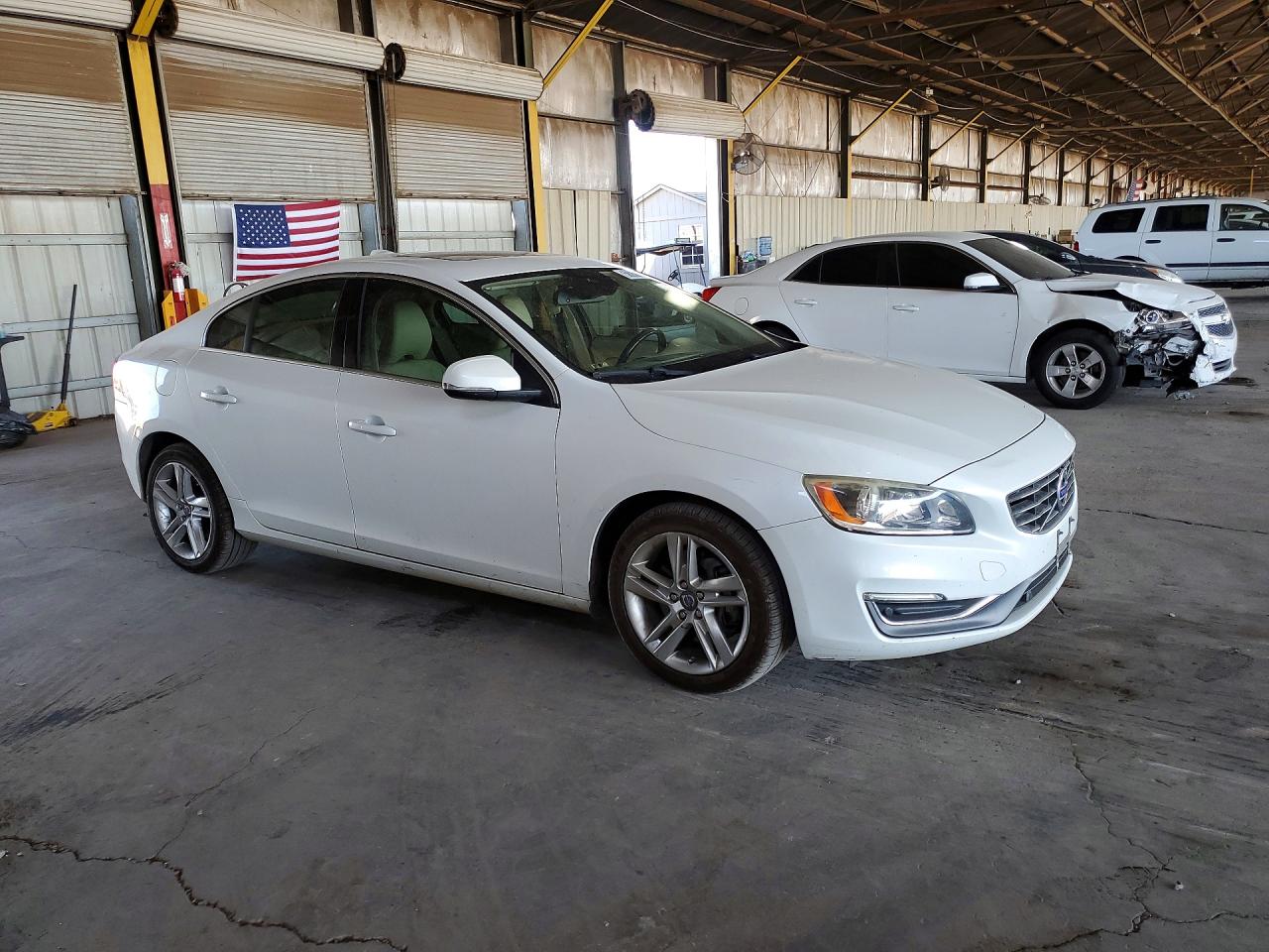 2015 Volvo S60 Platinum White vin: YV1612TD0F2301716