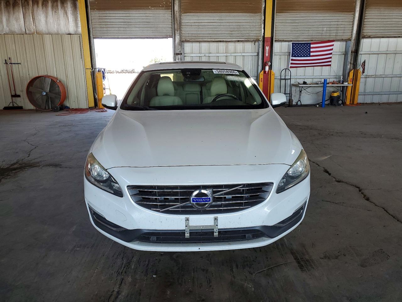 2015 Volvo S60 Platinum White vin: YV1612TD0F2301716